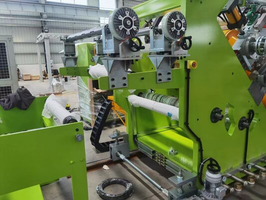 Mua Đường dây sản xuất tấm PP theroforming co-extrusion 4 lớp với chiều rộng 800-1500mm và đầu ra 300-700kg / h Máy ép thermforming online manufacture